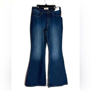 Wrangler High-Rise Fierce Flare Retro Jeans